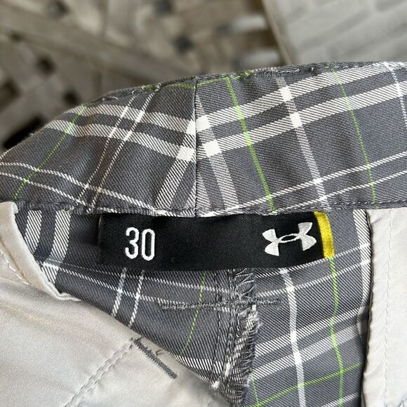Under Armour Plaid Shorts Size 30 - Picture 5 of 5